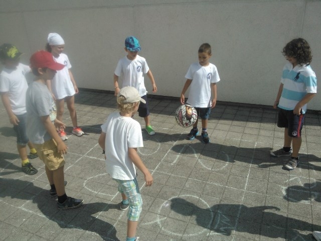 Village Camps International Summer Camp VDC Geneva 2016-08-12 https://www.villagecamps.com/journals_admin/images/816-34-WP_000789.jpg