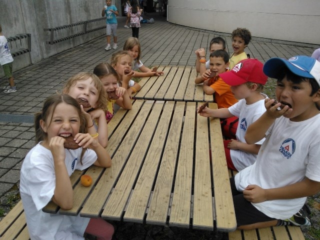 Village Camps International Summer Camp VDC Geneva 2016-08-12 https://www.villagecamps.com/journals_admin/images/817-34-WP_000811.jpg