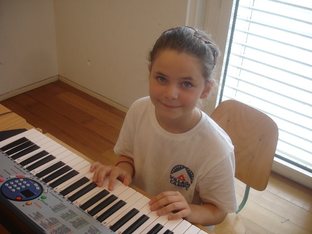 Village Camps International Summer Camp VDC Geneva 2016-08-12 https://www.villagecamps.com/journals_admin/images/818-34-DSC01751.jpg