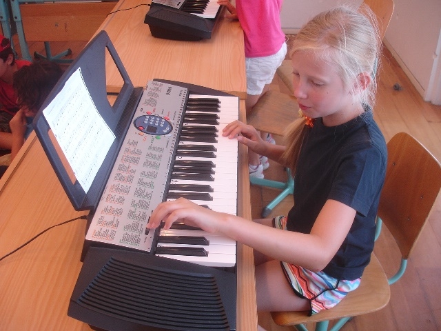 Village Camps International Summer Camp VDC Geneva 2016-08-12 https://www.villagecamps.com/journals_admin/images/819-34-DSC01828.jpg