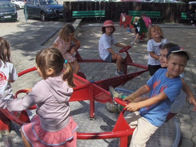 Village Camps International Summer Camp VDC Geneva 2016-08-12 https://www.villagecamps.com/journals_admin/images/819-34-HPIM8023.jpg