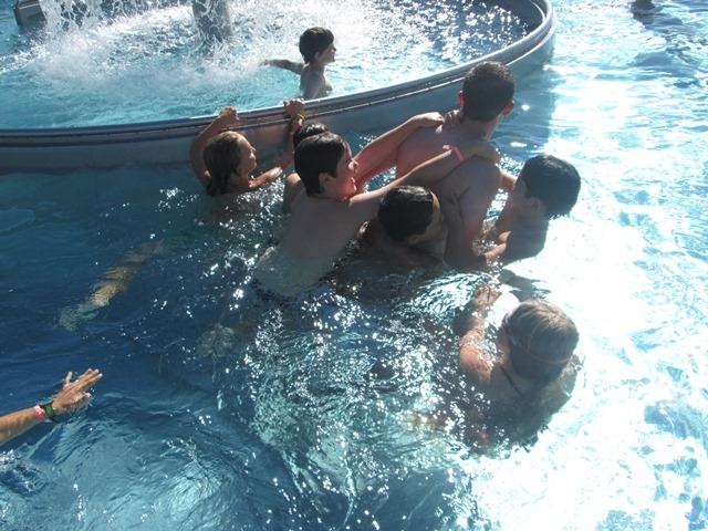 Village Camps International Summer Camp VDC Geneva 2016-08-12 https://www.villagecamps.com/journals_admin/images/820-34-IMG_0381.jpg