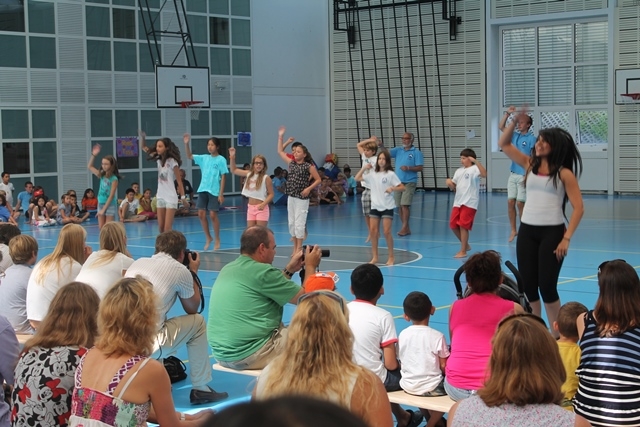 Village Camps International Summer Camp VDC Geneva 2016-08-12 https://www.villagecamps.com/journals_admin/images/824-34-IMG_8242.jpg