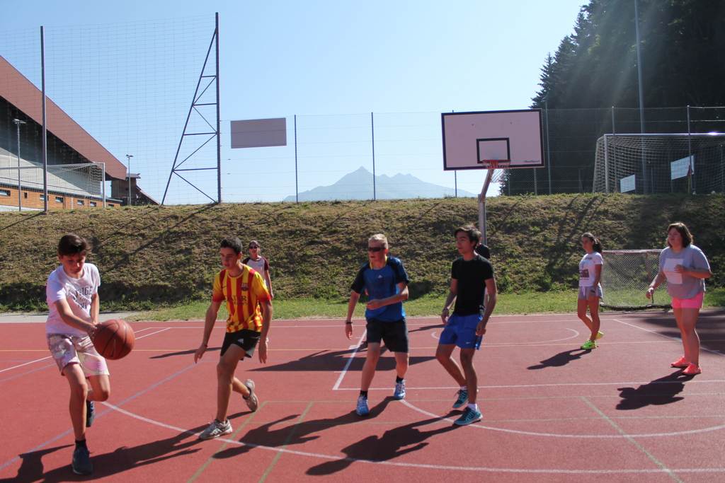 Village Camps International Summer Camp LTC, Leysin 2024-07-22 https://www.villagecamps.com/journals_admin/images/1343-4427-IMG_8377.jpg