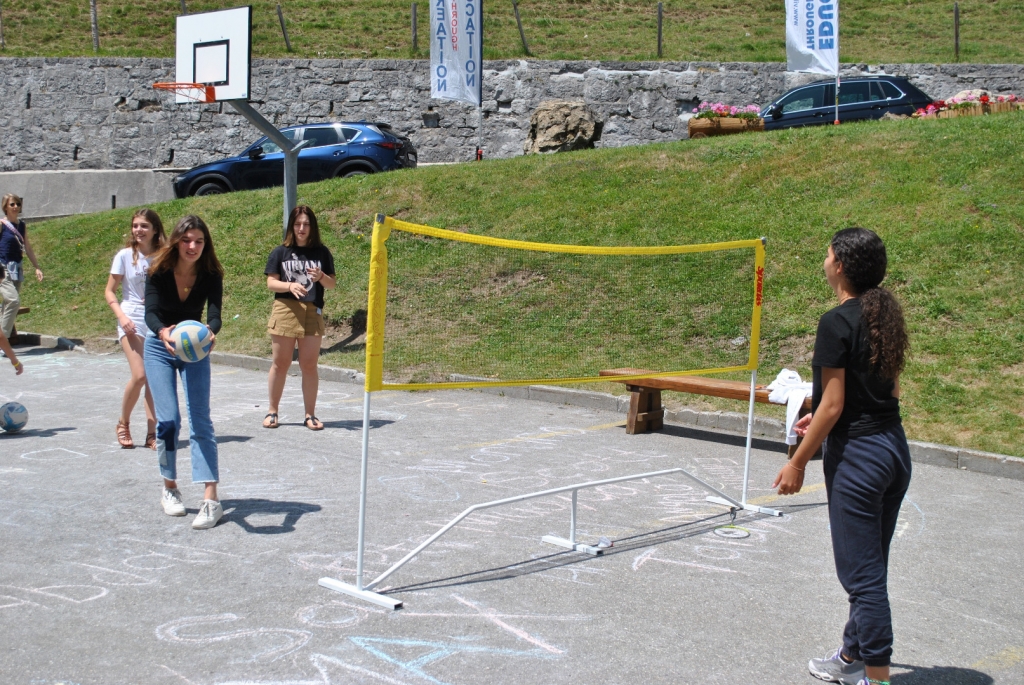 Village Camps International Summer Camp LTC, Leysin 2024-07-22 https://www.villagecamps.com/journals_admin/images/2282-4556-DSC_0367.jpg