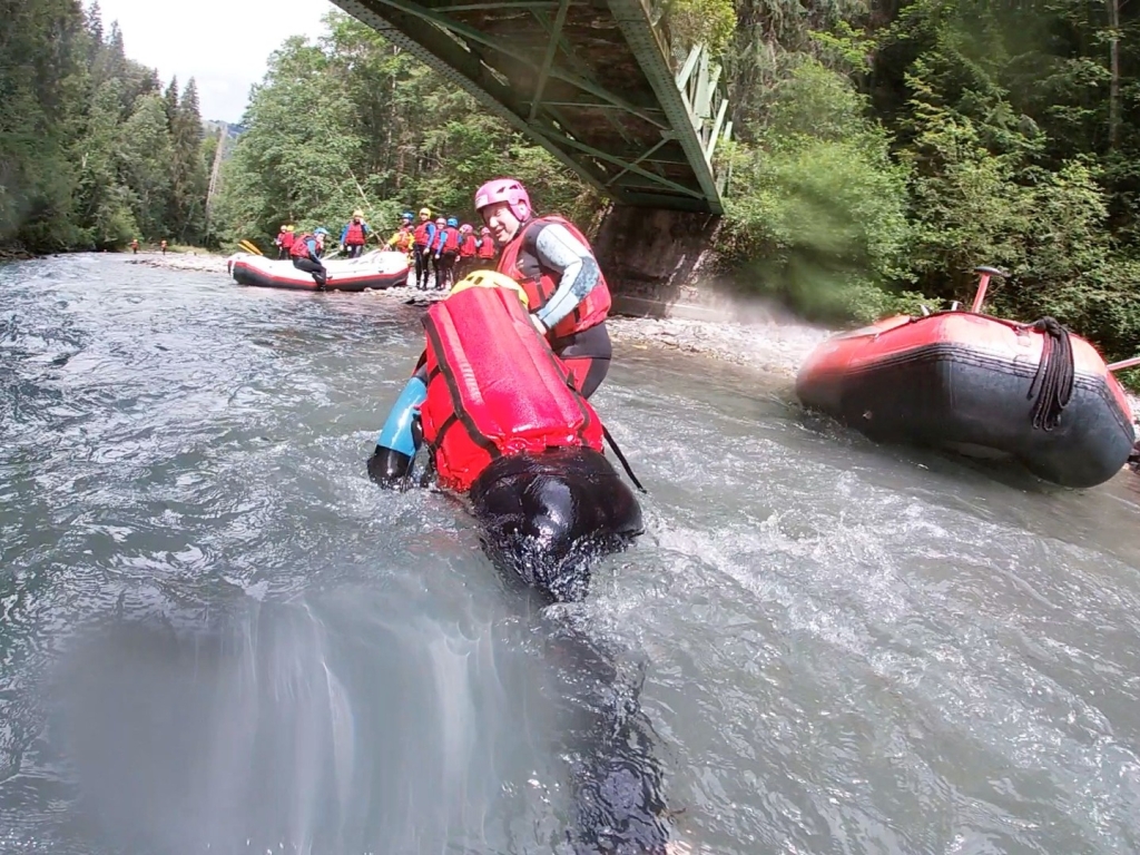 Village Camps International Summer Camp LTC, Leysin 2024-07-22 https://www.villagecamps.com/journals_admin/images/2583-1931-rafting11.jpg