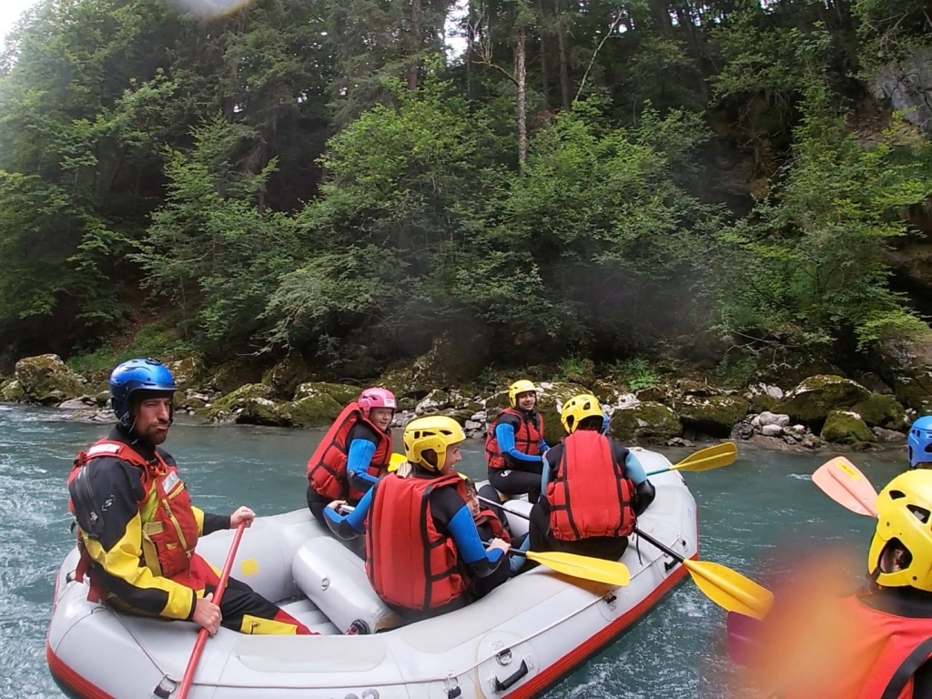 Village Camps International Summer Camp LTC, Leysin 2024-07-22 https://www.villagecamps.com/journals_admin/images/2583-1931-rafting8.jpg
