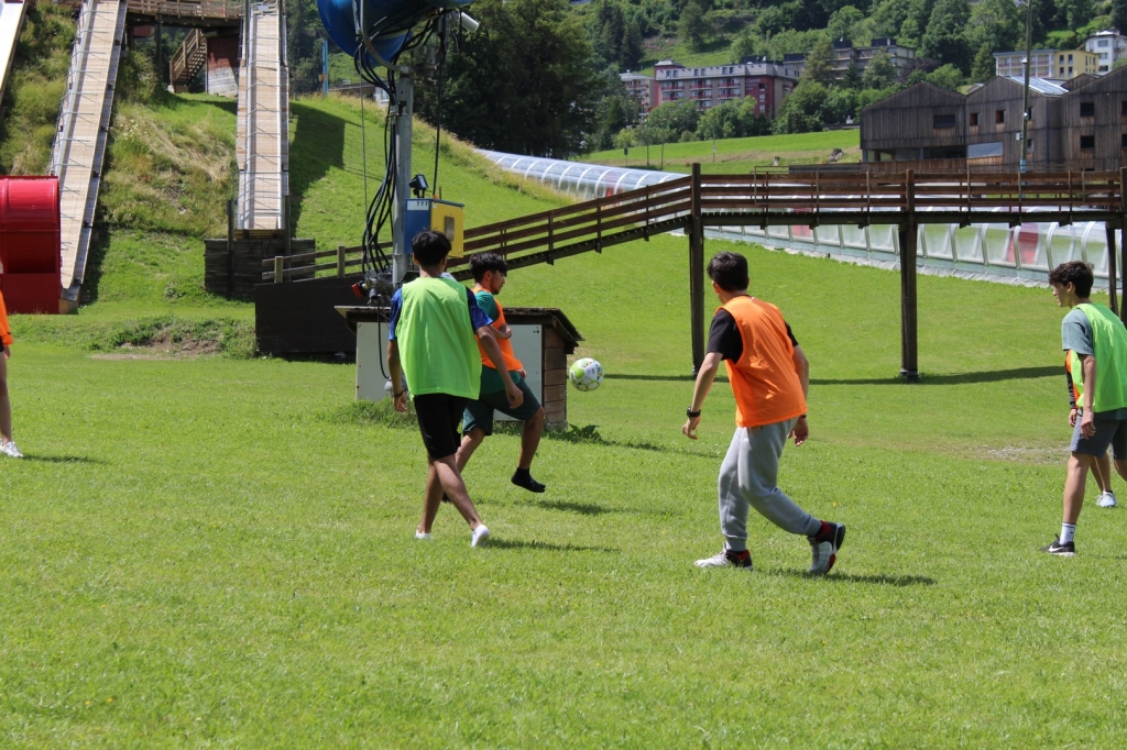 Village Camps International Summer Camp LTC, Leysin 2024-07-22 https://www.villagecamps.com/journals_admin/images/2585-3412-IMG_7973.jpg