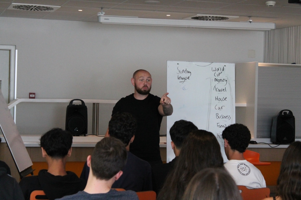 Village Camps International Summer Camp LTC, Leysin 2024-07-22 https://www.villagecamps.com/journals_admin/images/2586-2349-IMG_6622.jpg