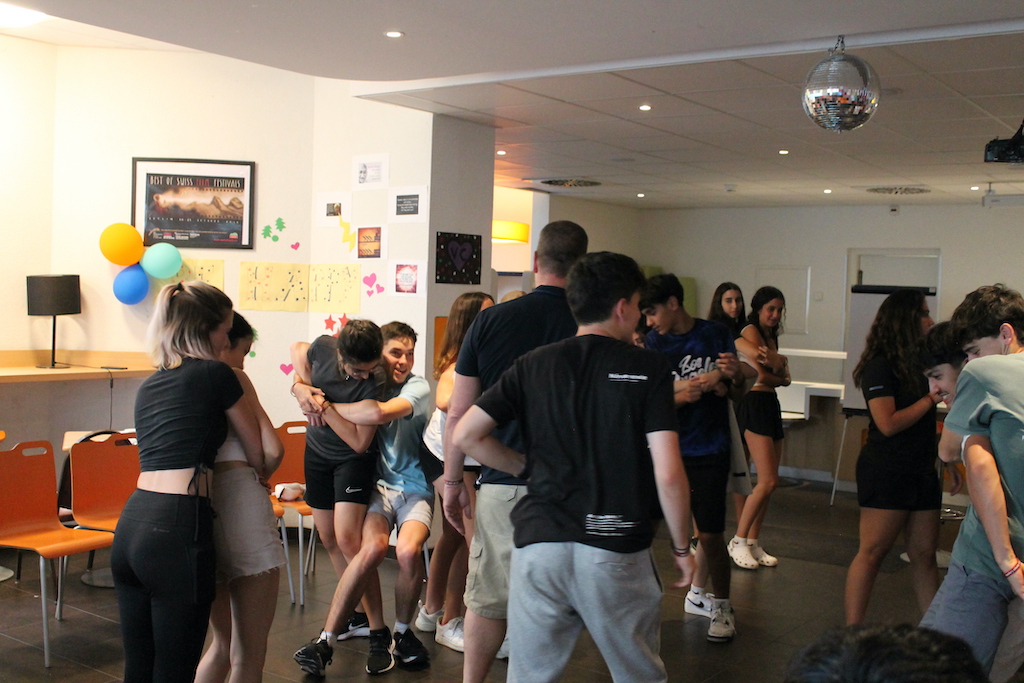 Village Camps International Summer Camp LTC, Leysin 2024-07-22 https://www.villagecamps.com/journals_admin/images/2586-4115-IMG_6593.jpg