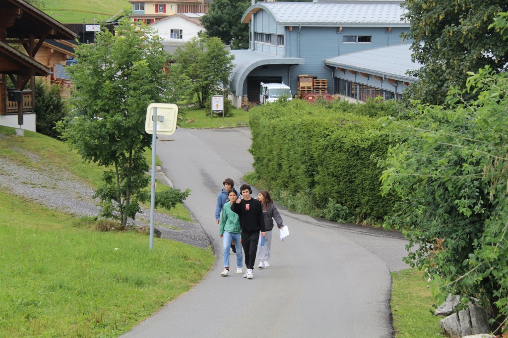 Village Camps International Summer Camp LTC, Leysin 2024-07-22 https://www.villagecamps.com/journals_admin/images/2648-0713-IMG_3642.jpg