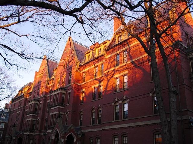 Village Camps International Summer Camp Boston, USA 2015-08-01 https://www.villagecamps.com/journals_admin/images/1097-10-Harvard2.jpg