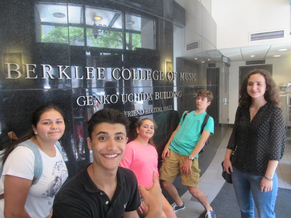 Village Camps International Summer Camp Boston, USA 2015-08-01 https://www.villagecamps.com/journals_admin/images/1434-5865-IMG_1980.jpg