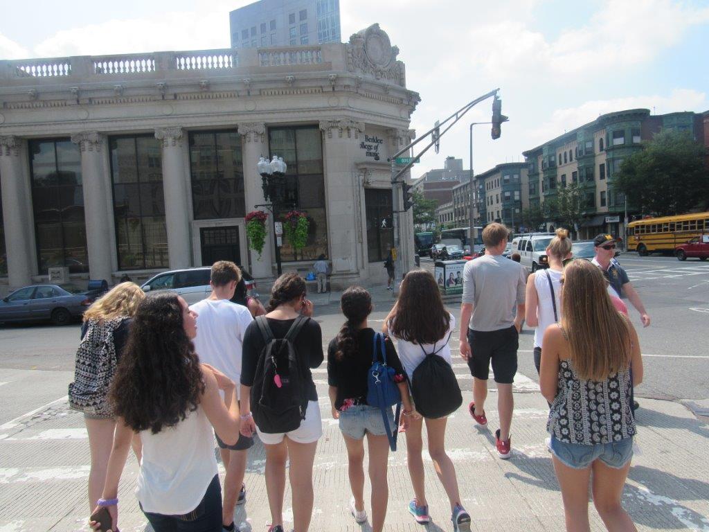 Village Camps International Summer Camp Boston, USA 2015-08-01 https://www.villagecamps.com/journals_admin/images/1434-5867-IMG_1987.jpg